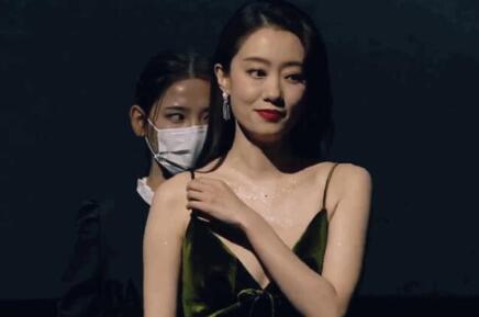 導演劉信達公開警告張小斐,不要靠暴露吸睛